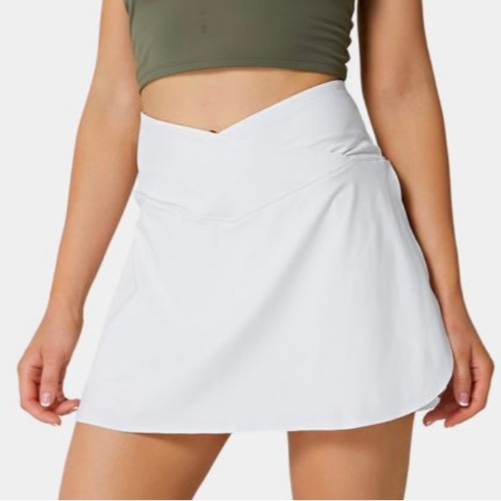 White V-line Skirt